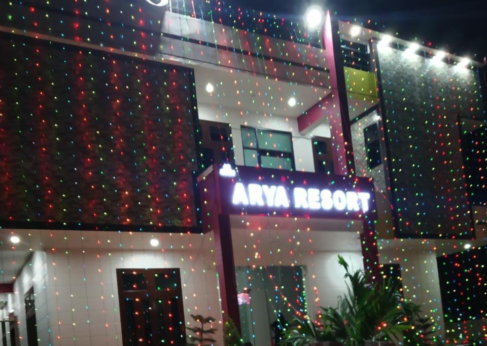 Arya Resort Hotel & Restaurant Neem Ka Thana Exterior photo